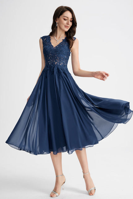 Robe Cocktail Élégance Noire - gallery 1