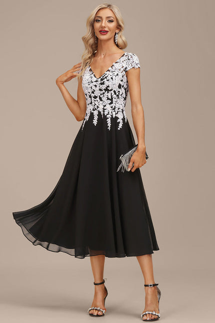 Robe Cocktail Élégance Noire