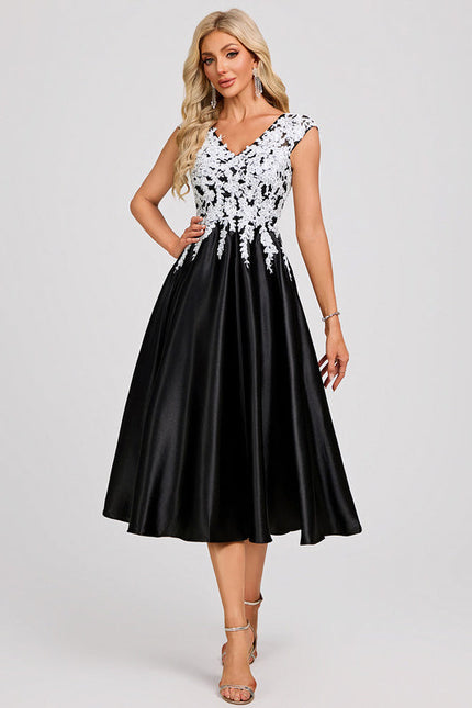 Robe Cocktail Élégante Noire - gallery 1