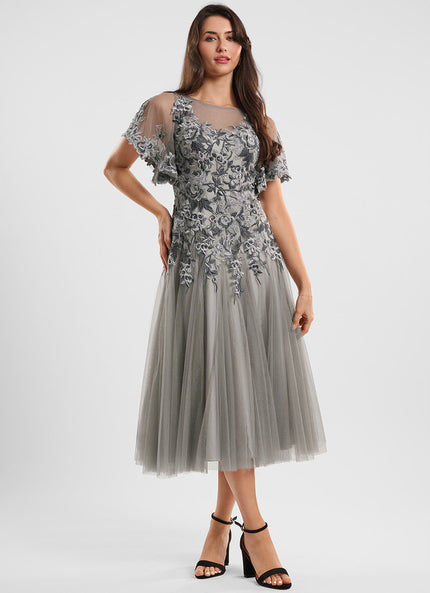 Robe Cocktail Grise Éthérée