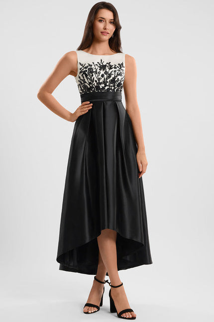 Robe Cocktail Élégante Contrastée