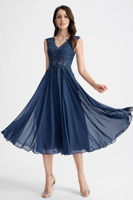 Robe Cocktail Élégance Noire