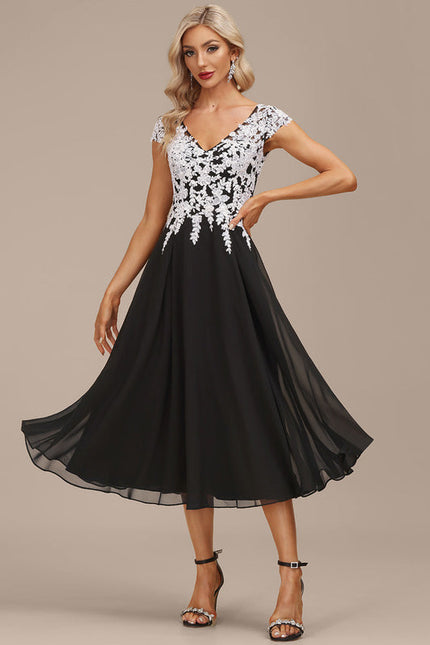 Robe Cocktail Élégance Noire - gallery 1