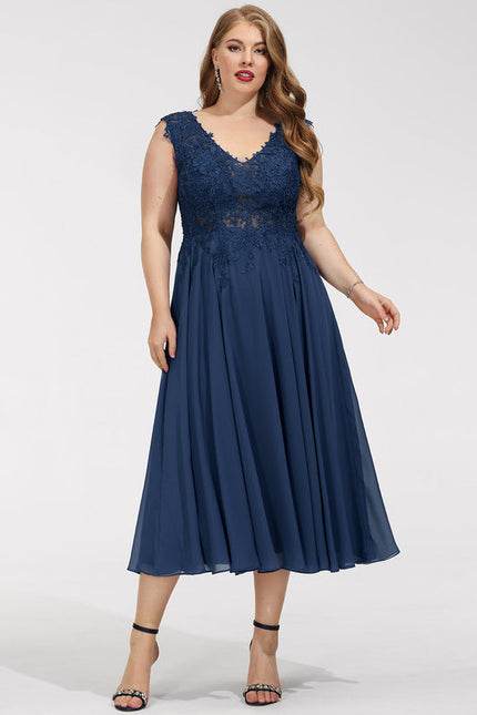 Robe Cocktail Élégance Noire - gallery 8