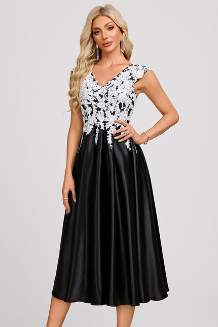 Robe Cocktail Élégante Noire - gallery 4